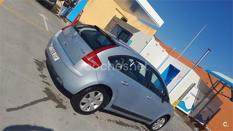 Usado Citroën C4 VTR Sport 92 CV (67 kW) 2005 Gris / plata Berlina