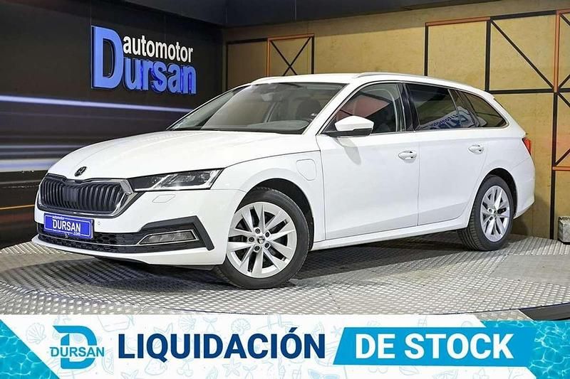 Blanco Usado 2022 Skoda Octavia Familiar | 20.790 € (Buen precio) - Imagen 1/4