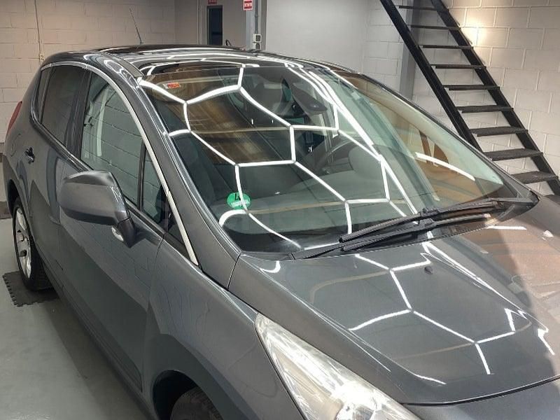 Usado Peugeot 3008 Premium 120 CV (88 kW) 2010 Gris / plata Familiar