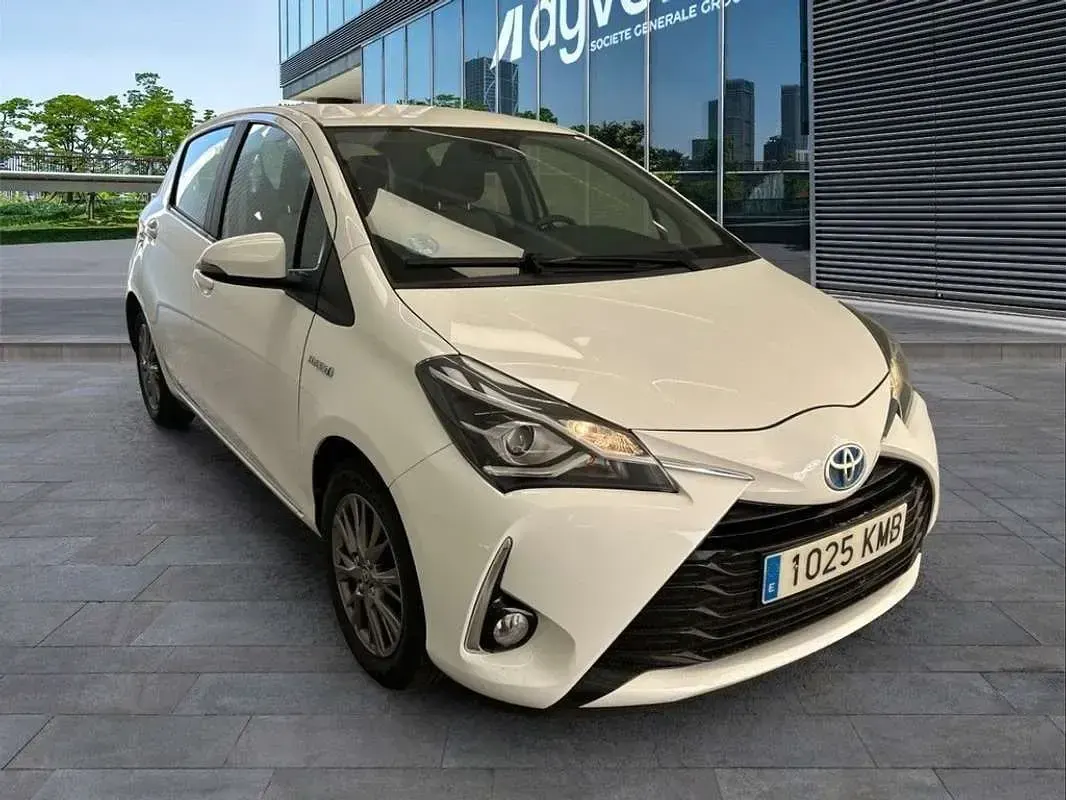 Usado Toyota Yaris Active 99 CV (72 kW) 2018 Blanco Utilitario