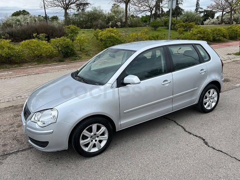 Usado VW Polo Edition 80 CV (58 kW) 2007 Gris / plata Utilitario