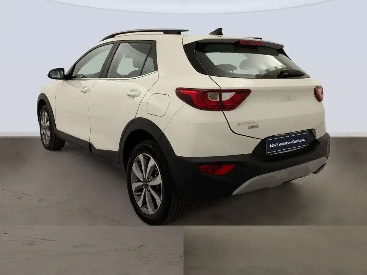 Usado Kia Stonic 101 CV (74 kW) 2025 Blanco SUV