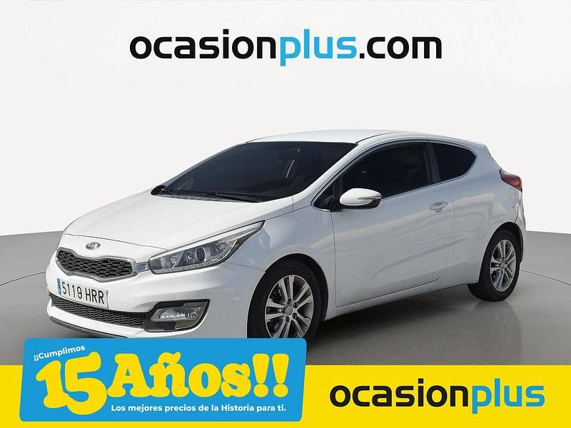 Blanco Usado 2013 Kia Ceed GT Berlina | 9490 € (Un poco caro) - Imagen 1/4