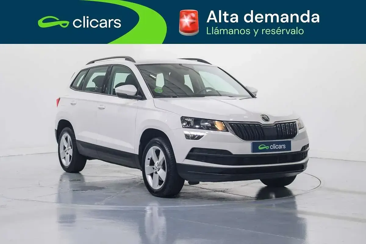 Usado Skoda Karoq Ambition 150 CV (110 kW) 2020 Blanco SUV