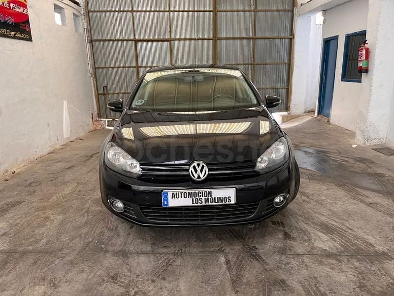 Usado VW Golf VI 105 CV (77 kW) 2010 Negro Utilitario