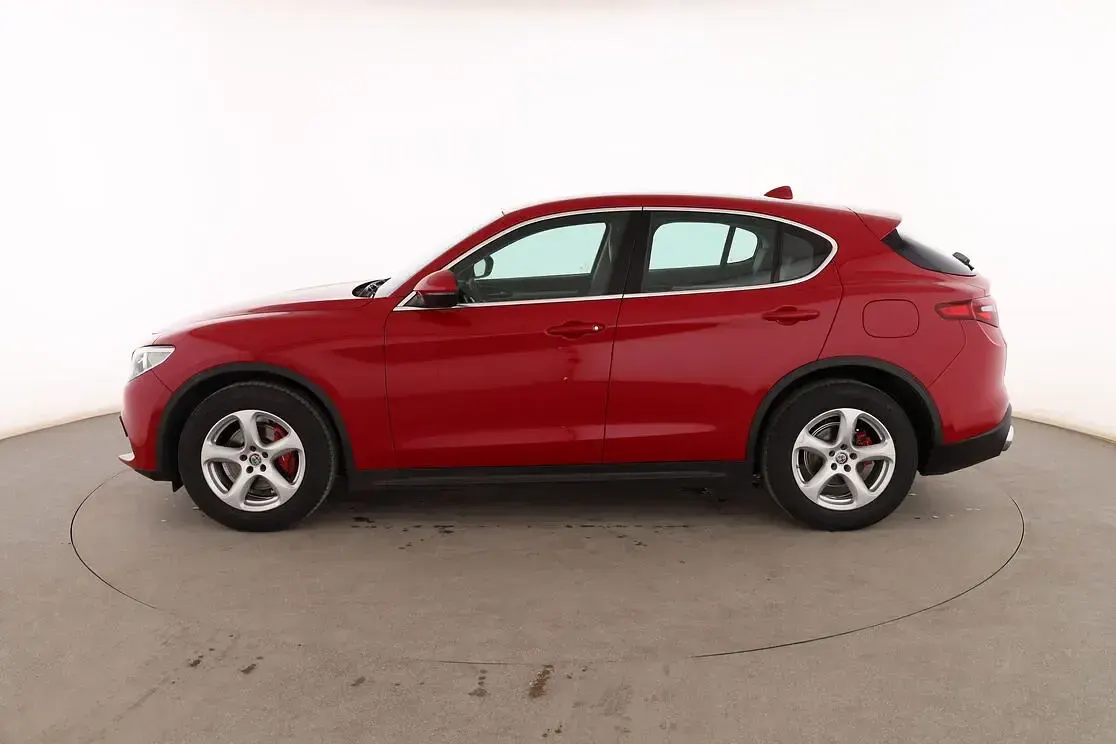 Usado Alfa Romeo Stelvio Super 180 CV (132 kW) 2017 Rojo SUV