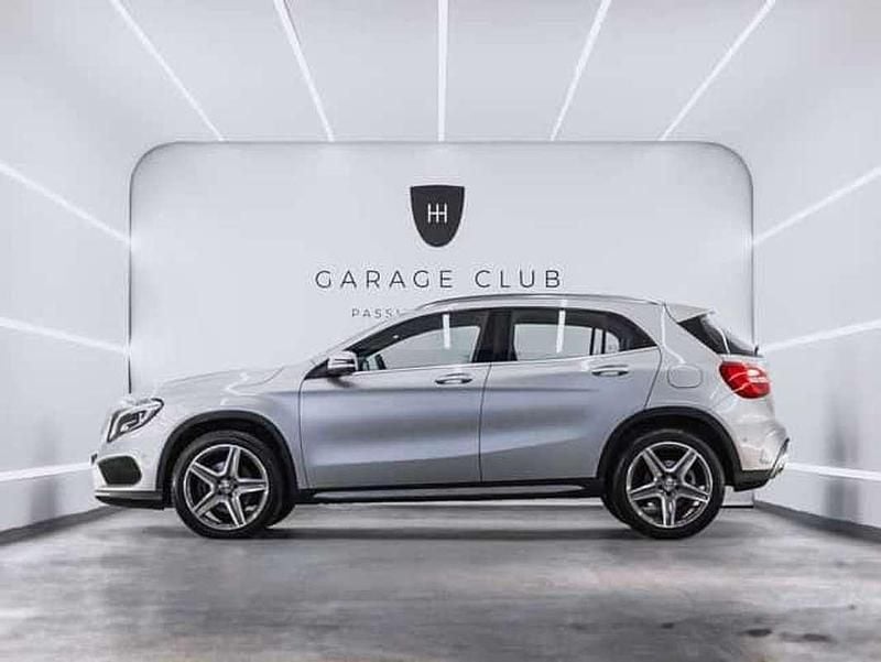 Usado Mercedes GLA220 AMG line 177 CV (130 kW) 2016 Plateado SUV