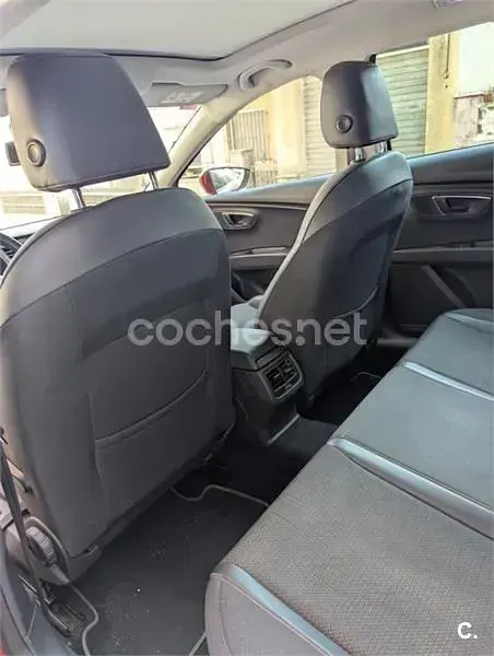 Usado Seat Leon ST FR 150 CV (110 kW) 2015 Rojo Familiar