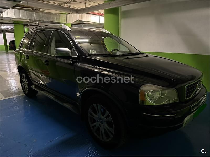 Käytetty Volvo XC90 Momentum 200 HP (147 kW) 2014 Musta Katumaasturi
