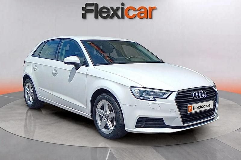 Usado Audi A3 Premium 117 CV (86 kW) 2019 Blanco Berlina