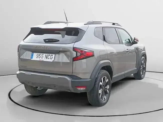 Usado Dacia Duster Extreme 131 CV (96 kW) 2025 Gris / plata SUV