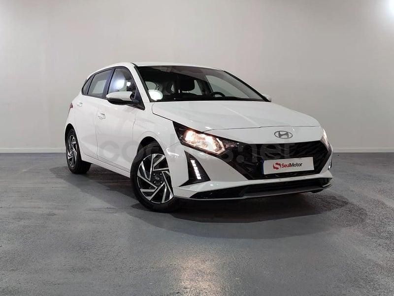Usado Hyundai i20 100 CV (73 kW) 2024 Blanco Berlina