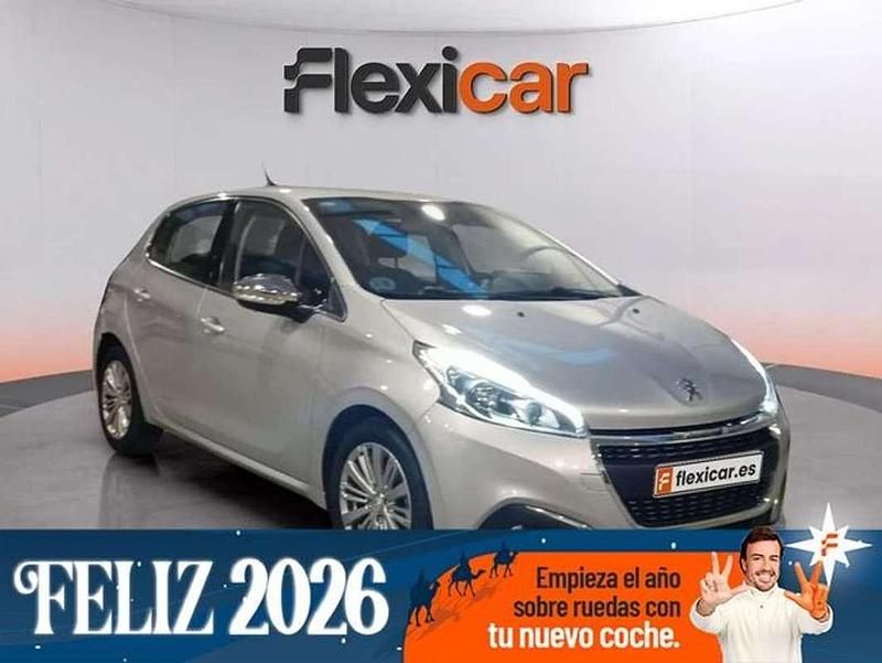 Gris Usado 2018 Peugeot 208 Allure Utilitario | 6990 € (Buen precio) - Imagen 1/4