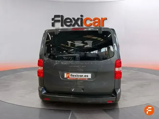 Begagnad Peugeot Traveller Business-Line 180 HK (132 kW) 2024 Grå Minibuss