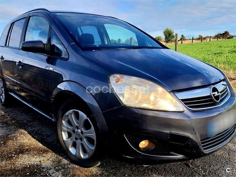 Gris / plata Usado 2010 Opel Zafira Cosmo Monovolumen | 3900 € (Precio justo) - Imagen 1/4