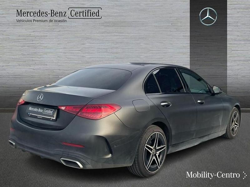 Usado Mercedes GLC220 AMG line 197 CV (144 kW) 2024 Hightechsilber metallic SUV