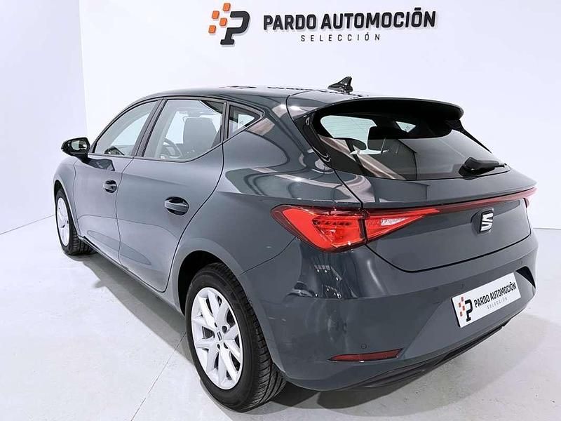 Usado Seat Leon Style 116 CV (85 kW) 2024 Gris Utilitario