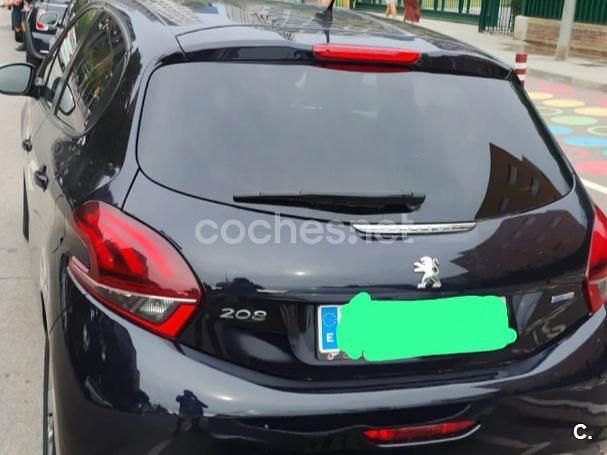 Azul Usado 2017 Peugeot 208 Access Utilitario | 6000 € (Buen precio) - Imagen 1/4