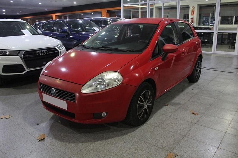 Usado Fiat Grande Punto Active 95 CV (69 kW) 2007 Rojo Utilitario