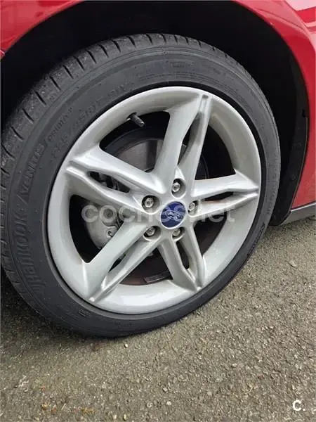 Usado Ford Focus Titanium 115 CV (84 kW) 2014 Rojo Berlina