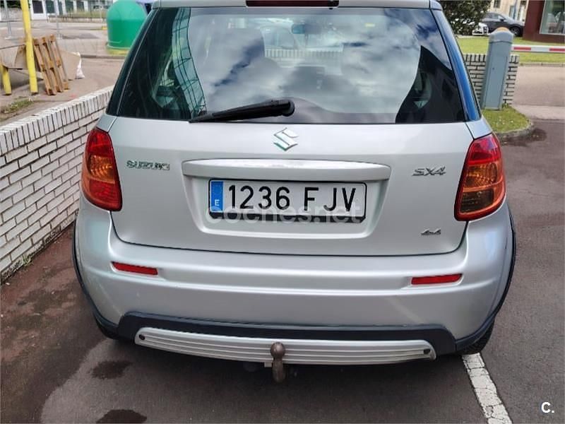 Usado Suzuki SX4 120 CV (88 kW) 2006 Gris / plata SUV
