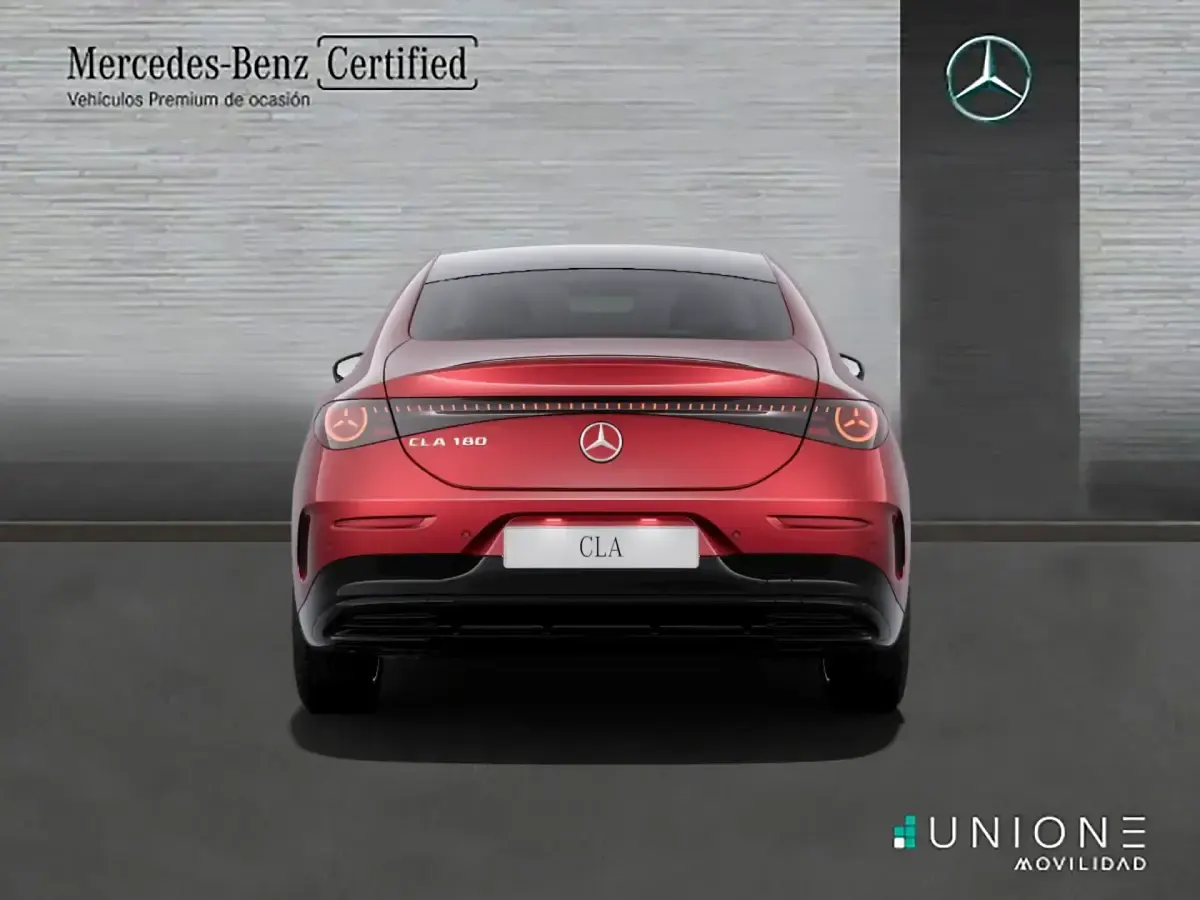 Nuevo Mercedes CLA180 73 CV (53 kW) 2026 Rojo Berlina