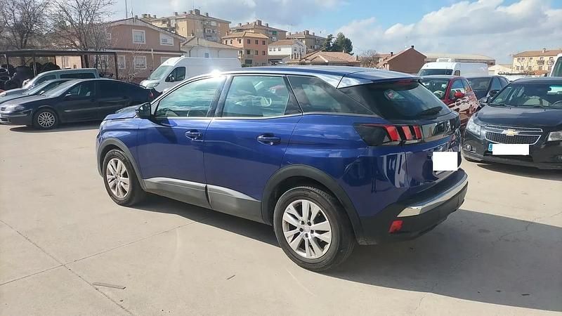 Usado Peugeot 3008 Active 130 CV (95 kW) 2019 Azul SUV