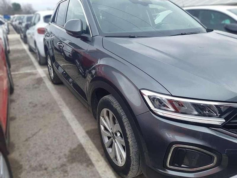 Usado VW T-Roc Life 116 CV (85 kW) 2022 Gris SUV
