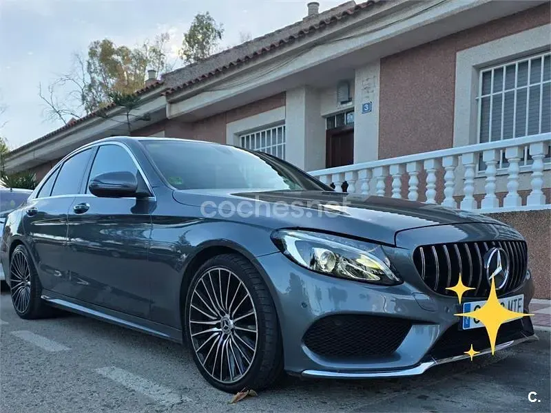 Usado Mercedes C200 AMG line 136 CV (100 kW) 2017 Gris / plata Berlina