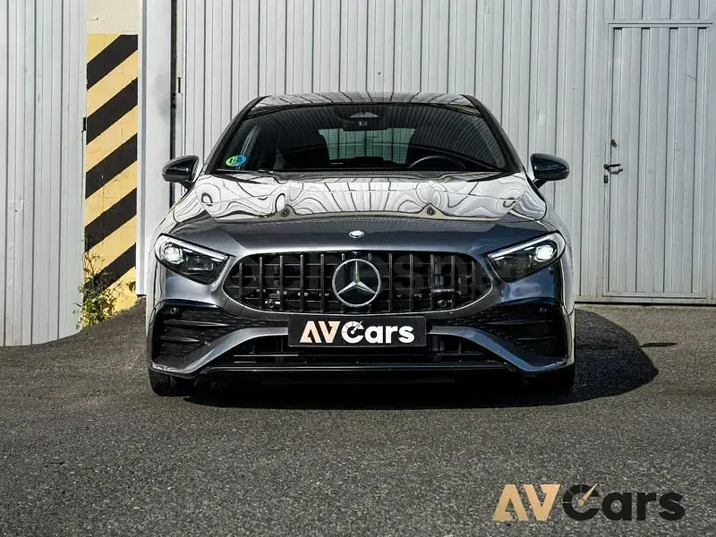 Usado Mercedes A35 AMG 306 CV (225 kW) 2023 Gris / plata Berlina