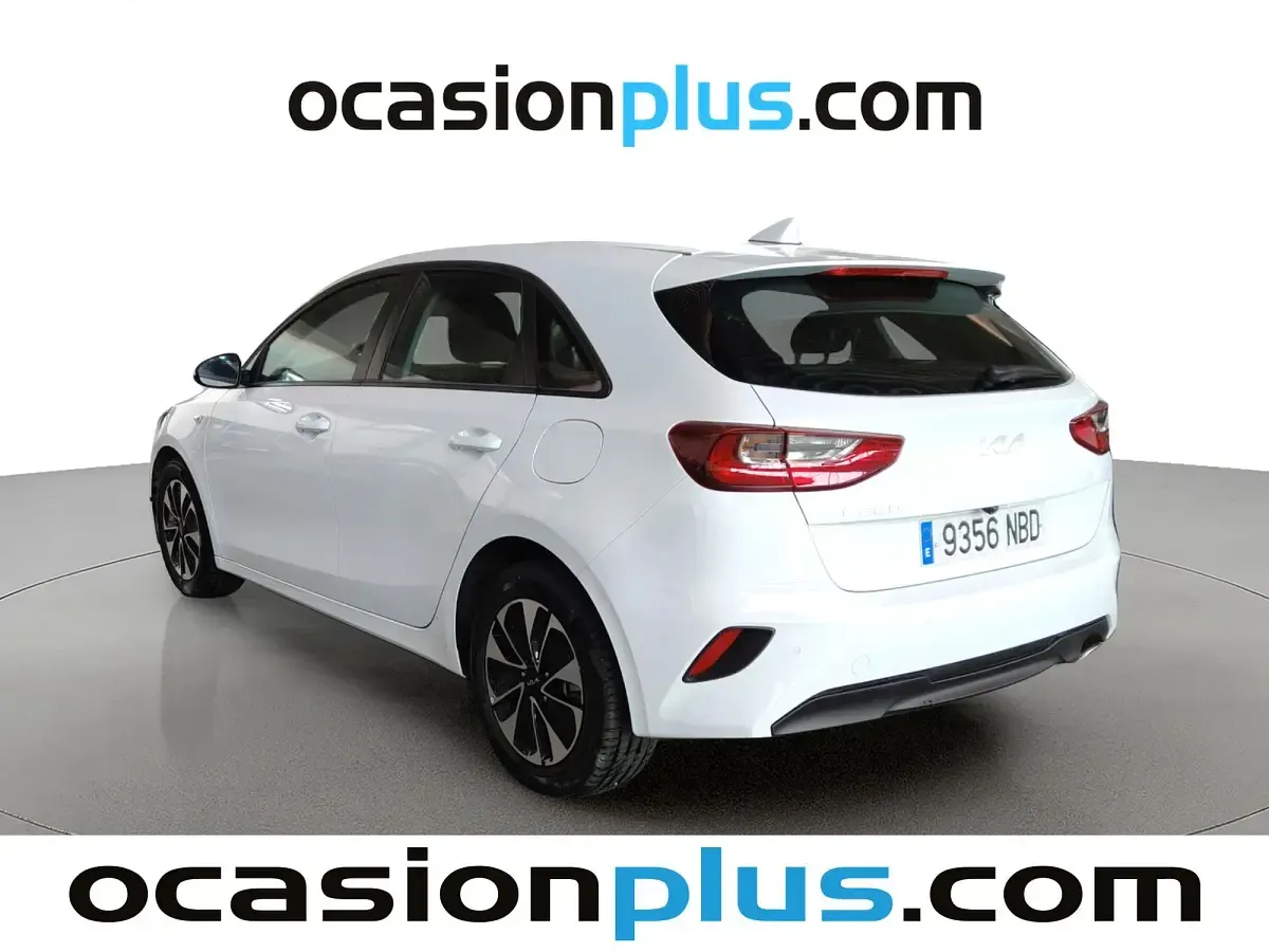 Usado Kia Ceed 100 CV (73 kW) 2025 Blanco Utilitario