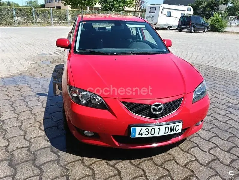 Usado Mazda 3 Sportive 109 CV (80 kW) 2005 Rojo Berlina