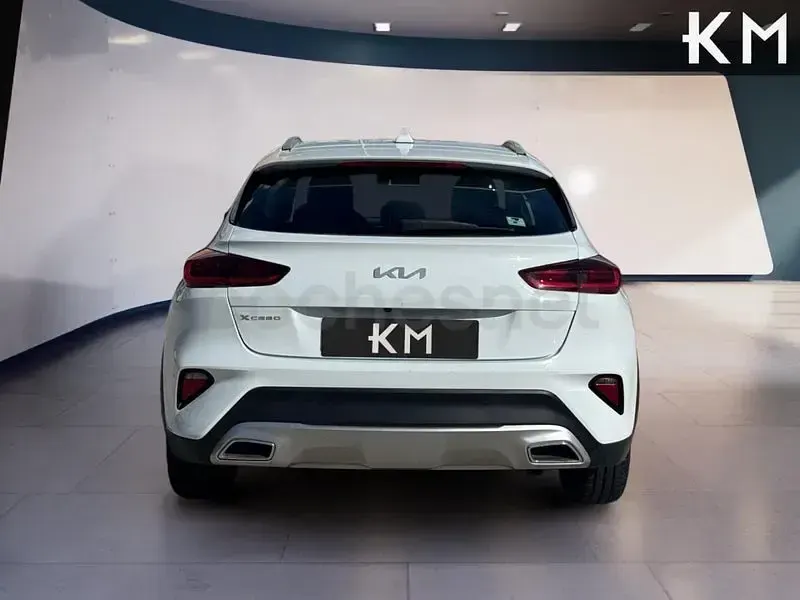 Usado Kia XCeed 120 CV (88 kW) 2022 Blanco SUV