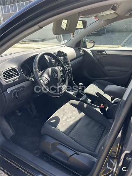Usado VW Golf VI 105 CV (77 kW) 2011 Negro Utilitario