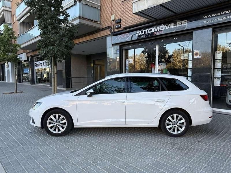 Usado Seat Leon ST Style 116 CV (85 kW) 2020 Blanco Familiar