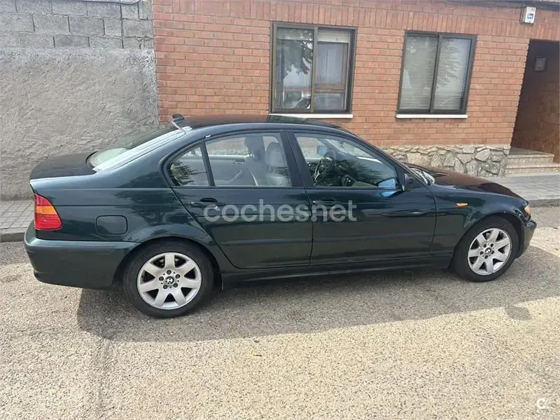 Usado BMW 320 150 HP (110 kW) 2003 Preto Sedan