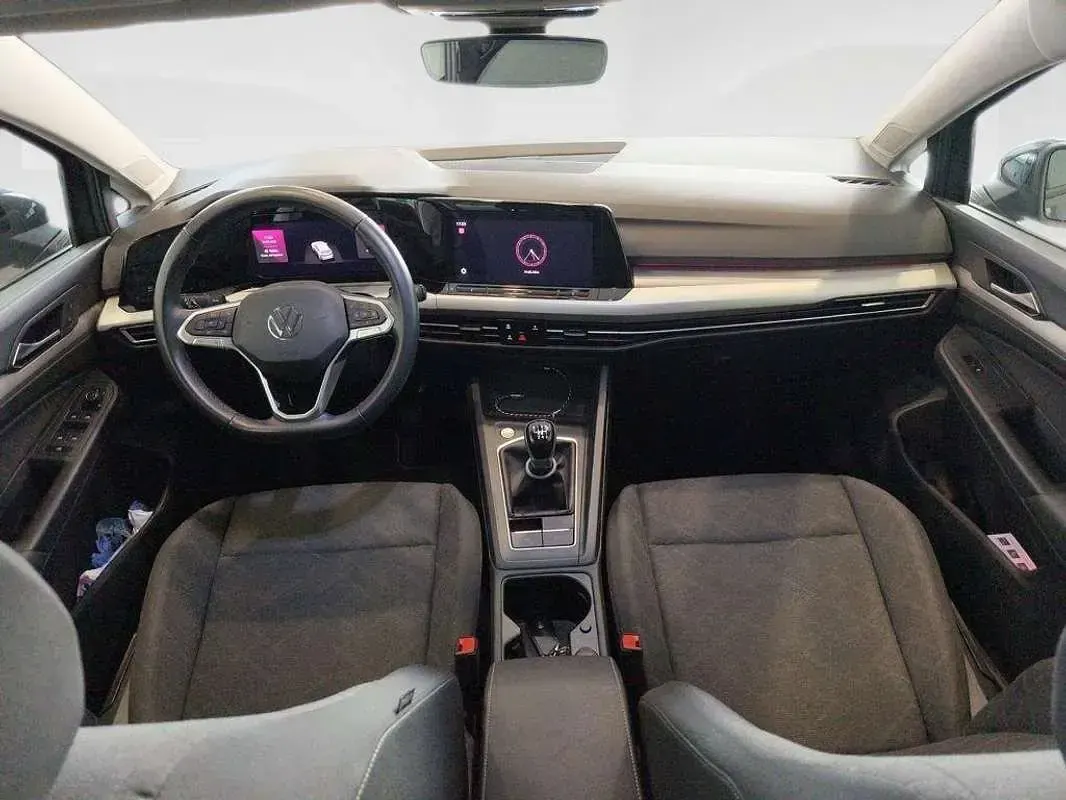 Usado VW Golf VIII Life 116 CV (85 kW) 2024 Gris Utilitario
