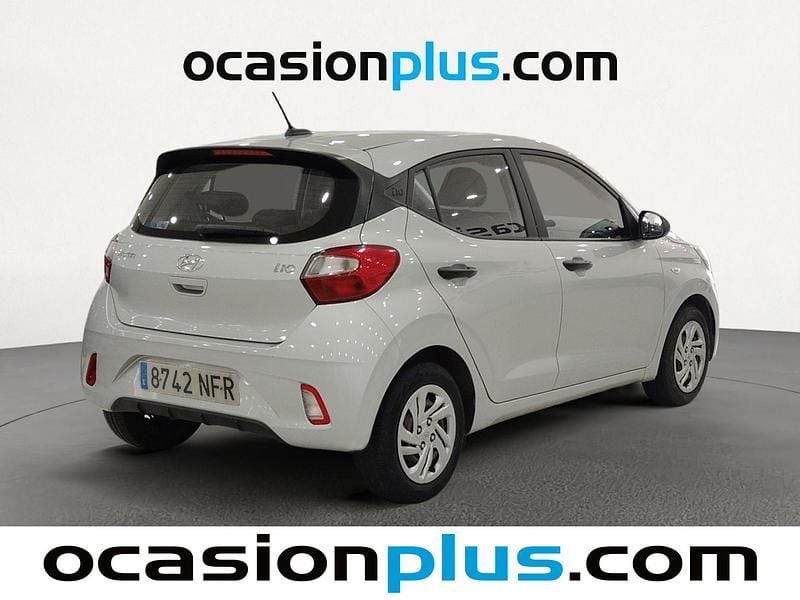 Usado Hyundai i10 67 CV (49 kW) 2022 Gris plata Utilitario