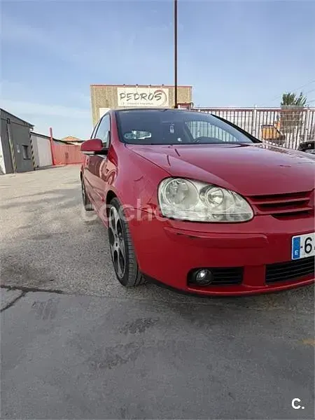 Usado VW Golf IV Highline 115 CV (84 kW) 2006 Rojo Berlina