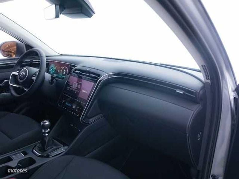Usado Hyundai Tucson 136 CV (100 kW) 2022 Plateado SUV