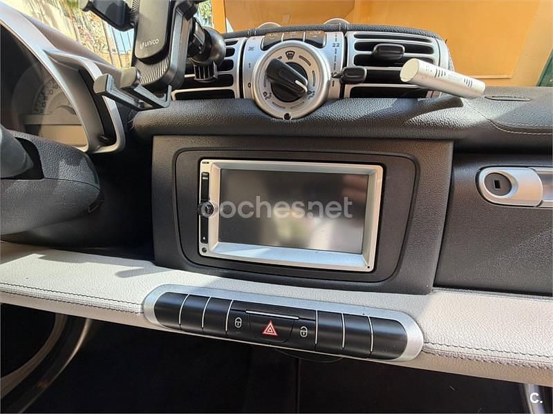 Usado Smart ForTwo Cabrio Passion 71 CV (52 kW) 2012 Gris / plata Descapotable