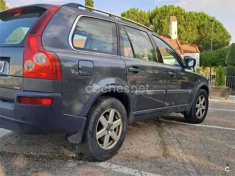 Usado Volvo XC90 Kinetic 163 CV (119 kW) 2004 Gris / plata SUV