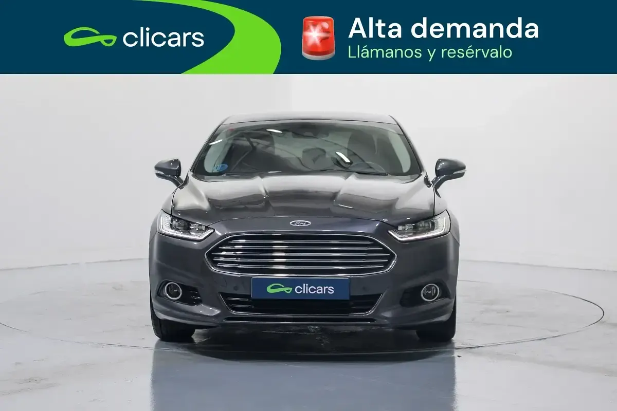 Usado Ford Mondeo Titanium 187 HP (137 kW) 2019 Cinzento Sedan