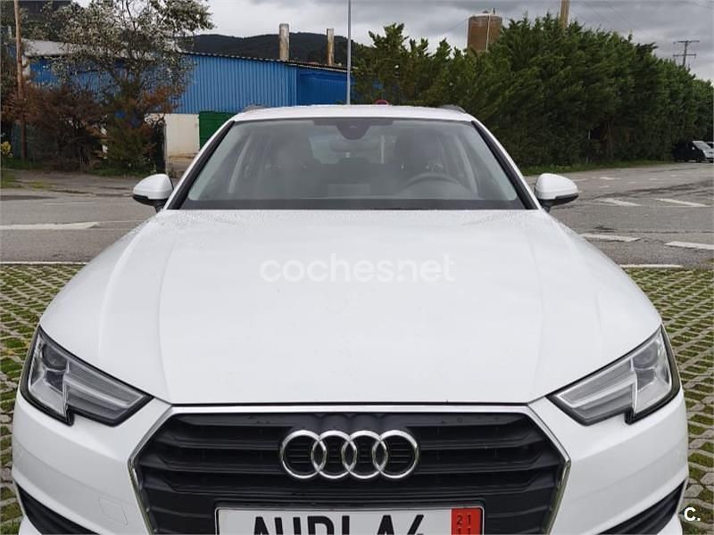 Usado Audi A4 122 CV (89 kW) 2019 Blanco Familiar