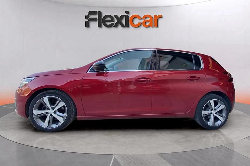 Usado Peugeot 308 Allure+ 131 CV (96 kW) 2019 Rojo Berlina