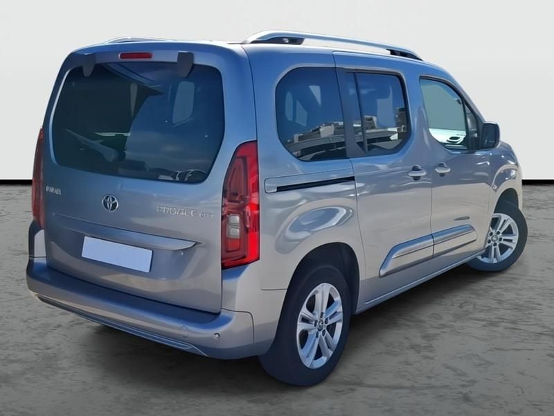 Usado Toyota Proace Verso City 110 CV (80 kW) 2020 Gris plata metalizado Familiar