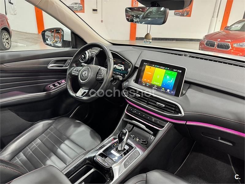 Używany MG EHS Luxury 258 KM (189 kW) 2022 Biały SUV