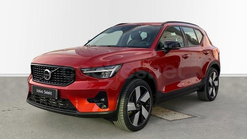 Usado Volvo XC40 Plus 211 CV (155 kW) 2023 Rojo SUV