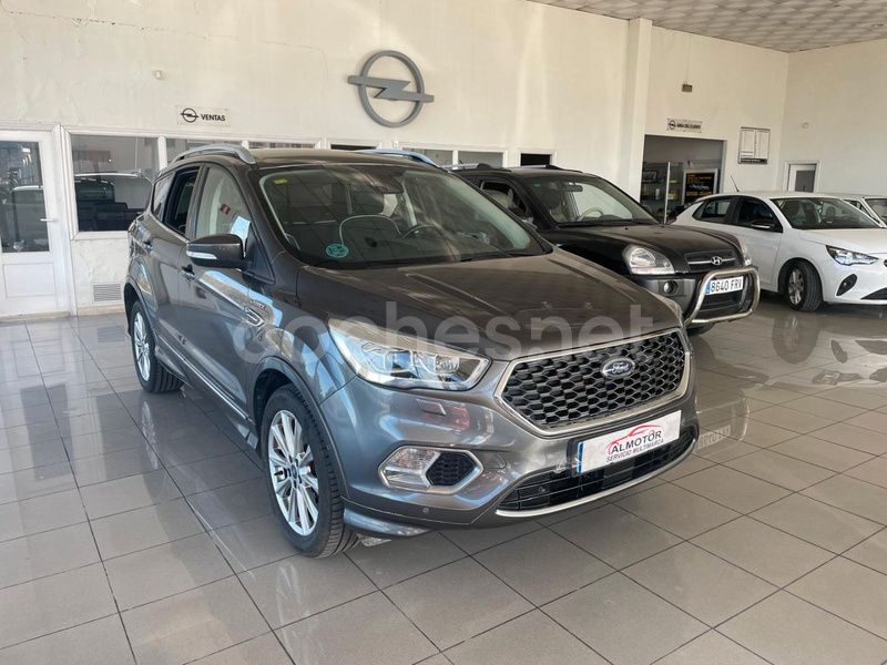 Usado Ford Kuga Vignale 180 CV (132 kW) 2018 Gris / plata SUV