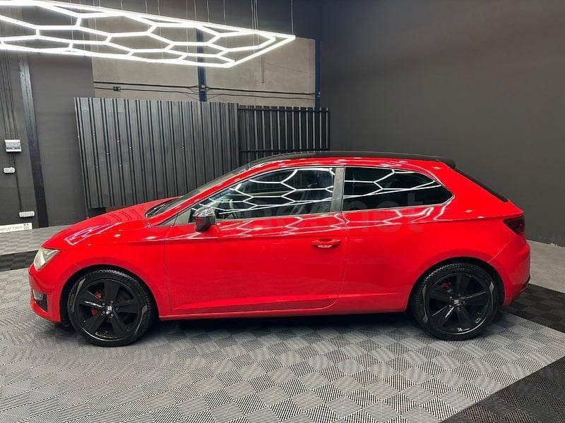 Usado Seat Leon FR 122 CV (89 kW) 2013 Rojo Berlina